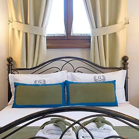 Boutique Giorgos 호텔 3*